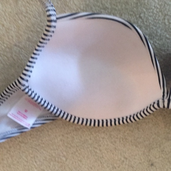 Bikini - Picture 7 of 7